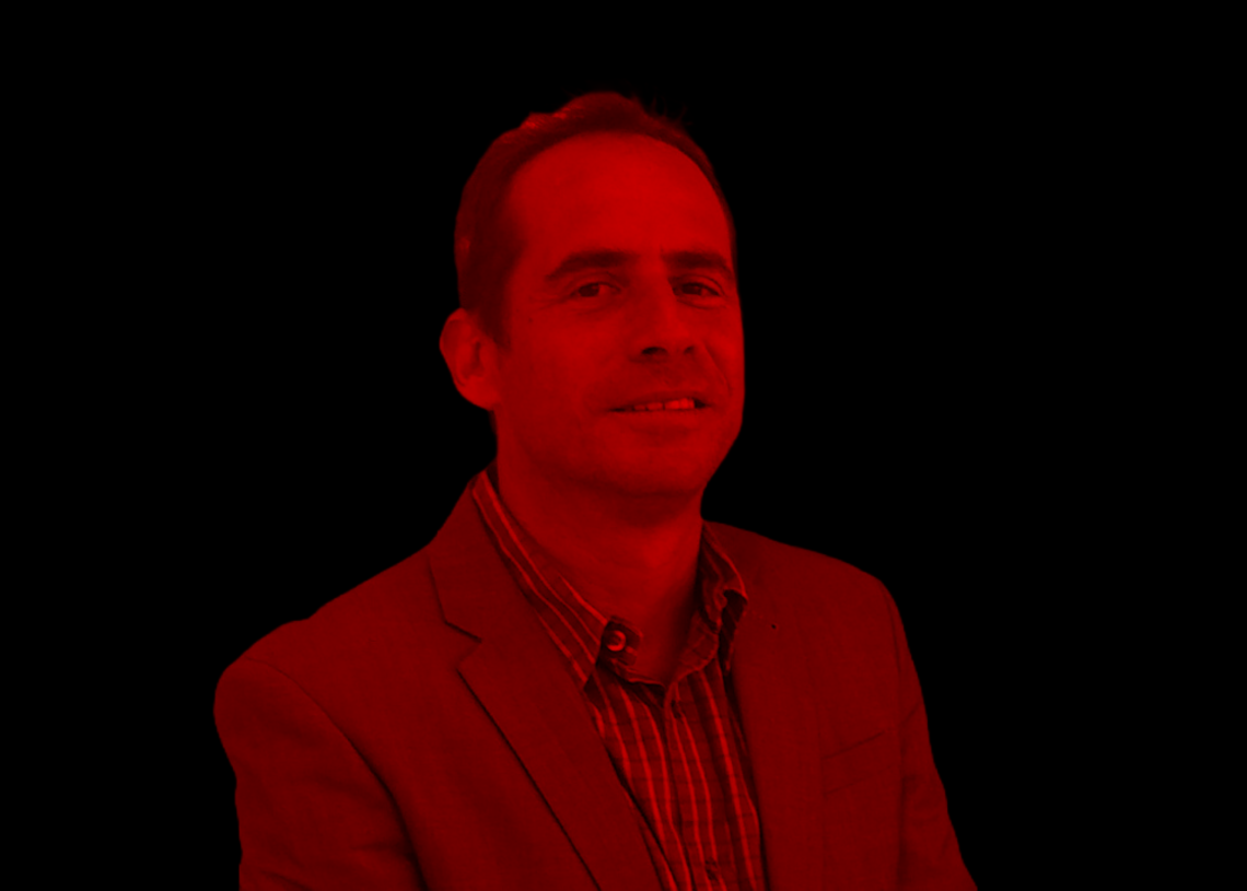 כשהתחקיר הופנה כלפיו הופשטיין התנהג כמו מושאי הסיקור שלו