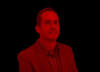 כשהתחקיר הופנה כלפיו הופשטיין התנהג כמו מושאי הסיקור שלו