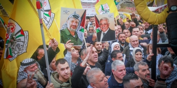 הפגנת תמיכה בפתח ובאבו מאזן בג׳נין | צילום: פלאש 90