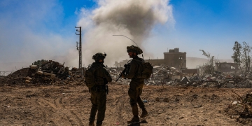 חיילי גולני במהלך המלחמה | צילום: אייל מרגולין, פלאש 90