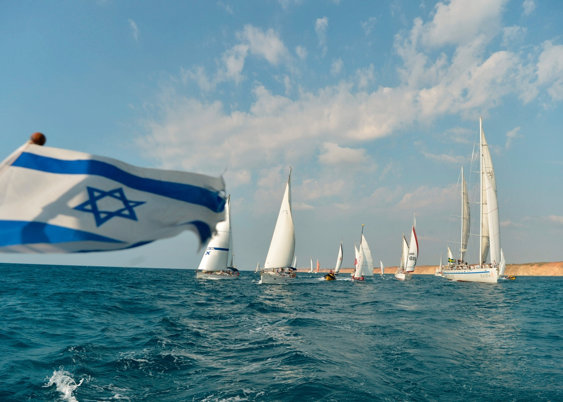 את האישור מבקשים 24 שעות לפני ההפלגה מחיל הים | צילום: פלאש 90