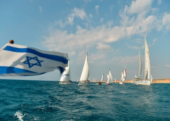 את האישור מבקשים 24 שעות לפני ההפלגה מחיל הים | צילום: פלאש 90