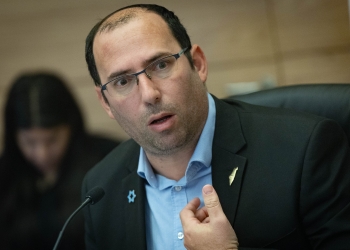 מנצל לרעה את סמכותה המכוננת של הכנסת | שמחה רוטמן, צילום: יונתן סינדל, פלאש 90