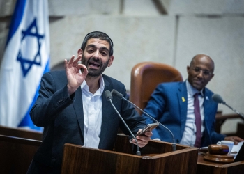 ח״כ מיכאל מלכיאלי (ש״ס) בהצבעות על חוק הרבנים | צילום: חיים גולדברג, פלאש 90