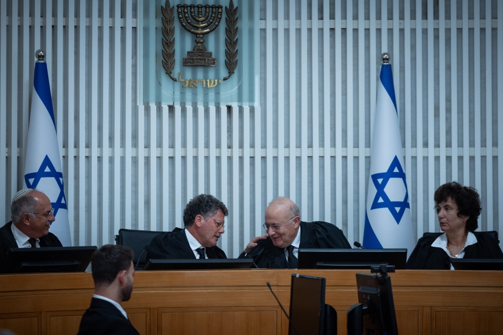 אלרון ועמית היום בית המשפט העליון. Photo by Yonatan Sindel/Flash90