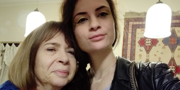 ענבר הימן וסבתה, ורדה נחושתן