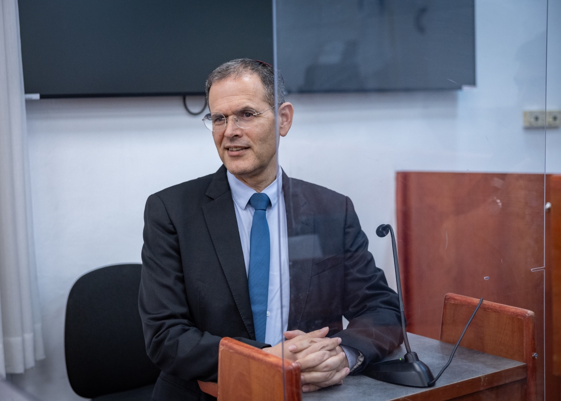 מצדיק את השיריון: סעדה בחודש שעבר, מעיד לטובת הבוס נתניהו בתיקי האלפים | צילום: יונתן סינדל, פלאש 90