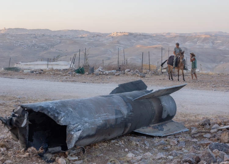 שרידי טיל בליסטי שנורה מאיראן במלחמה האחרונה. צילום: חיים גולדברג/Flash90