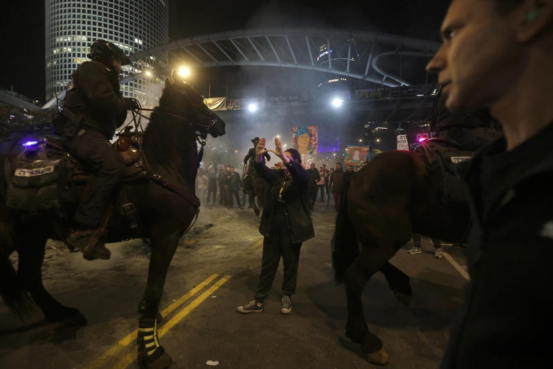 אלעד רפאלי, פלאש 90