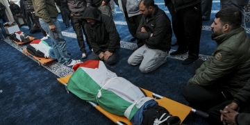 הלוויתם של שלושת הנרצחים מהכפר אבו פאלח: מוחמד מוררה ות’איר ופארע חמאיל | צילום: פלאש 90