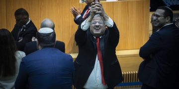 איתמר בן גביר אחרי ההצבעה על חוק עונש מוות למחבלים | צילום: פלאש 90