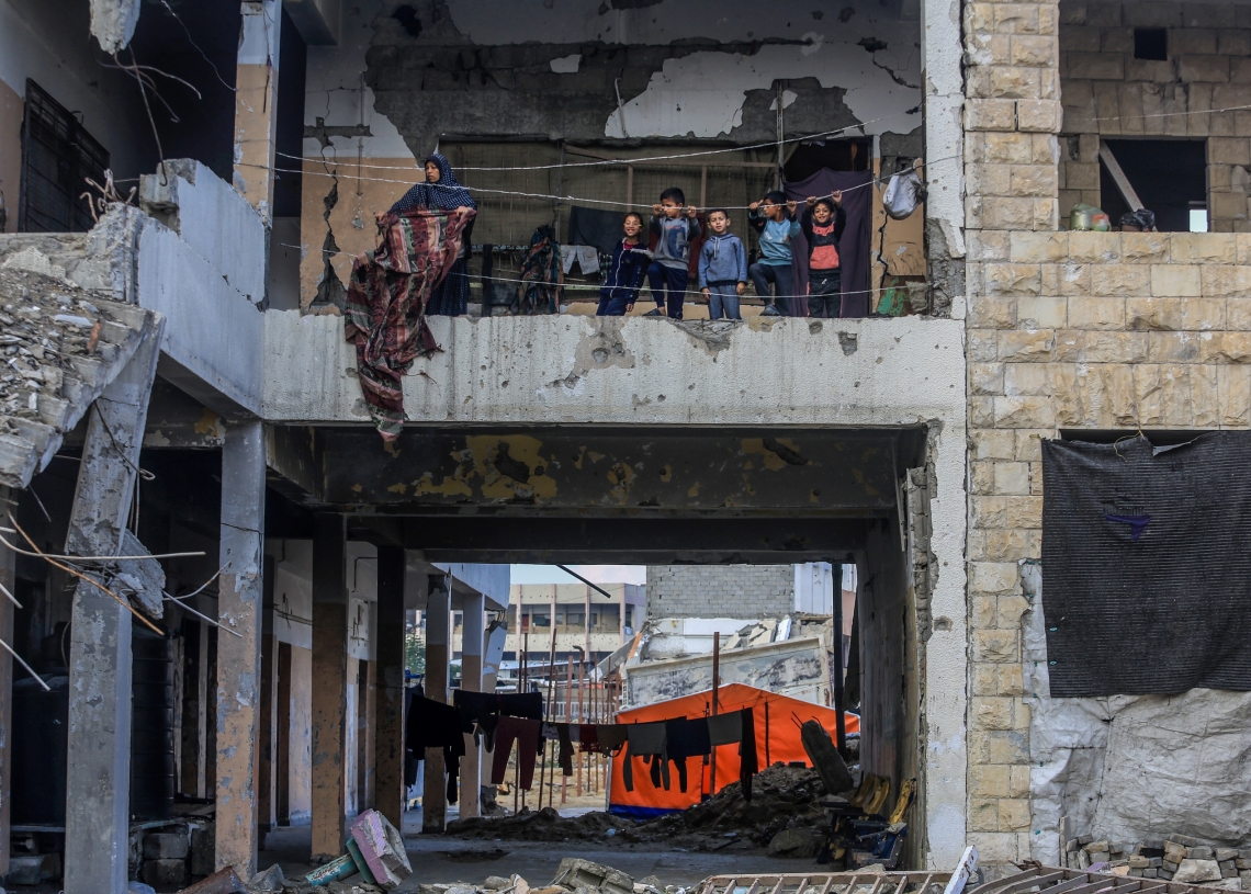 עקורים פלסטינים בבית ספר בחאן יונס. רוב מכריע של מוסדות החינוך יצאו מכלל שימוש כתוצאה מההרס | צילוםם: פלאש 90
